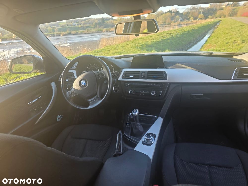 BMW Seria 3 316d - 15