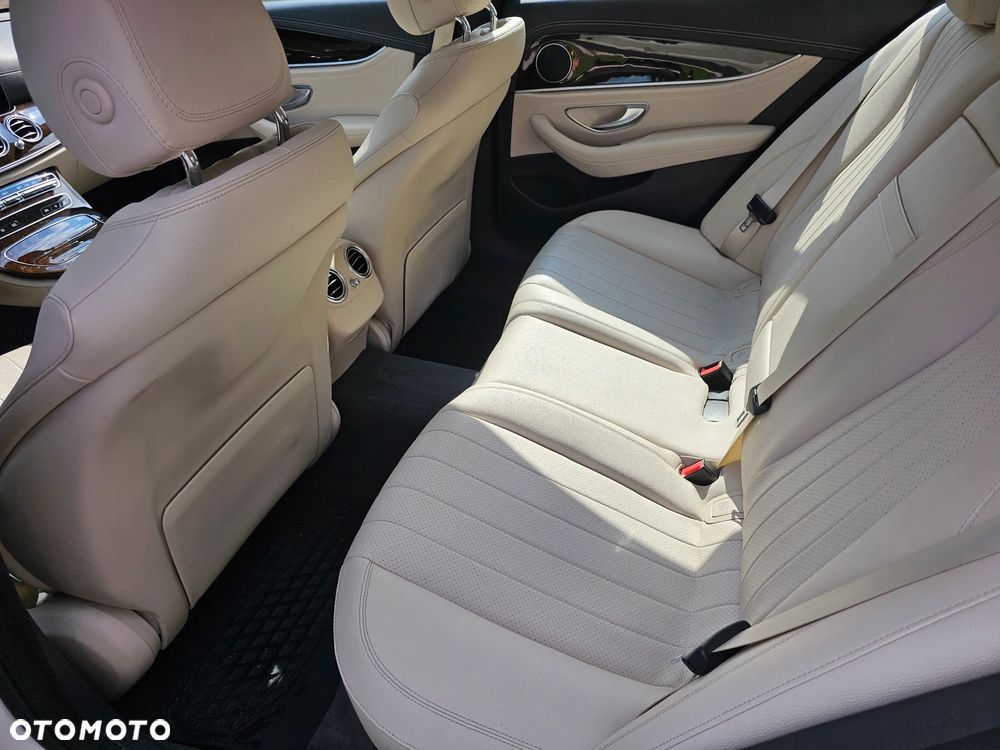 Mercedes-Benz Klasa E 200 d Exclusive - 13