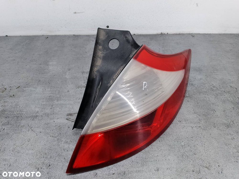 LAMPA TYLNA PRAWA RENAULT MEGANE III 265500007R 89319601 HATCHBACK - 1