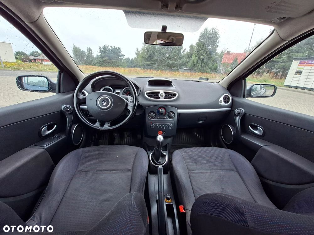 Renault Clio 1.5 dCi Authentique - 11