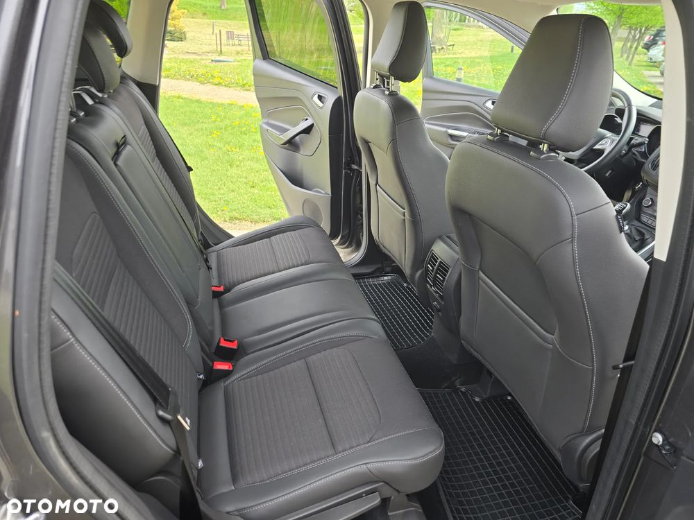 Ford Kuga 2.0 TDCi 4x4 Titanium - 35