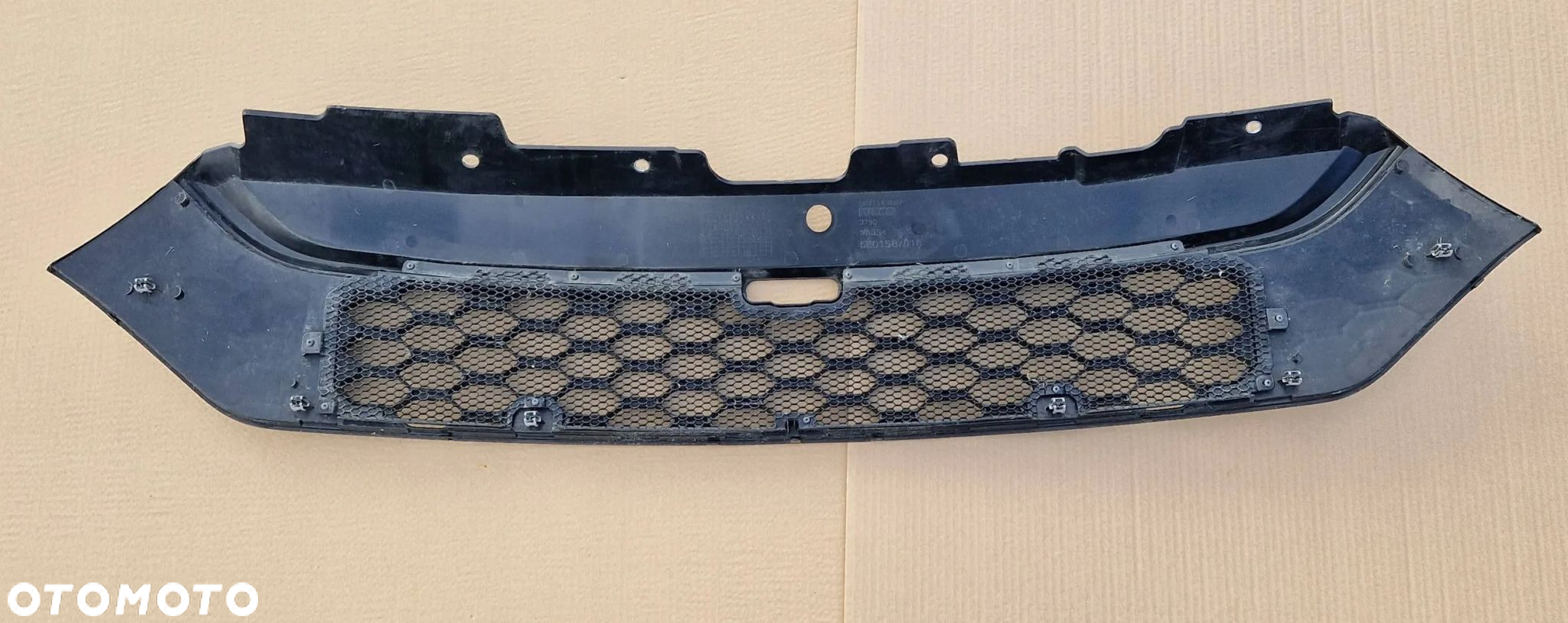 GRILL ATRAPA IVECO DAILY 14-18 ORYGINAŁ - 4