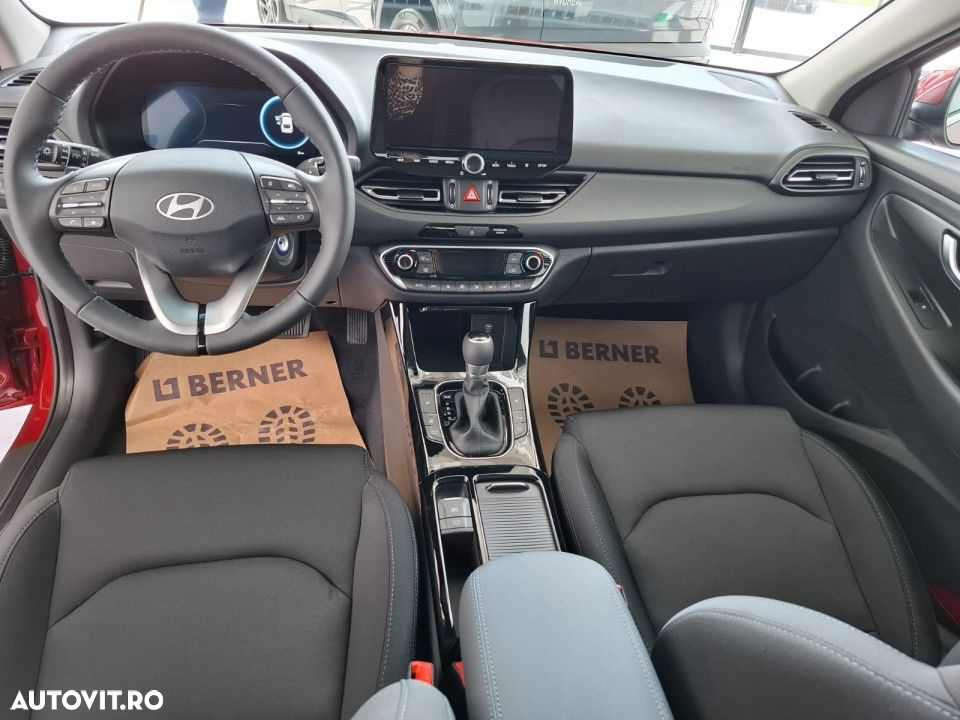 Hyundai i30 Fastback 1.5 T-GDI 140CP 7DCT MHEV Highway - 12