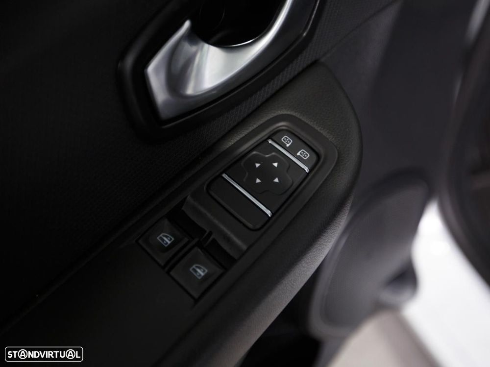 Renault Clio 1.5 dCi Zen - 12