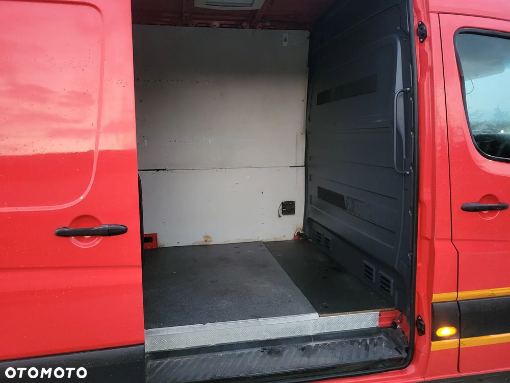 Mercedes-Benz Sprinter - 33