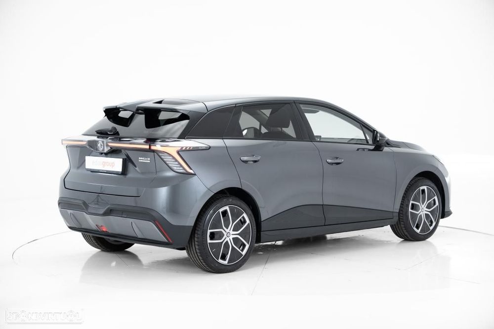 MG MG4 64 kWh Luxury - 4