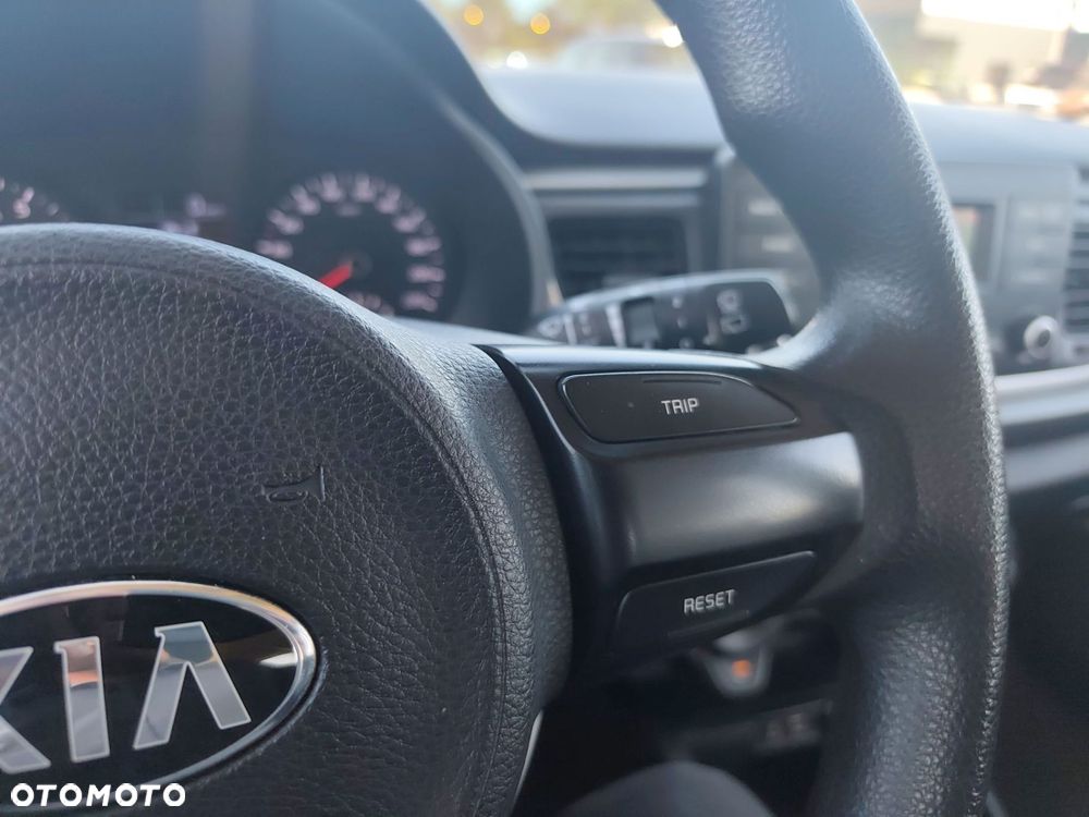 Kia Rio 1.4 M - 25