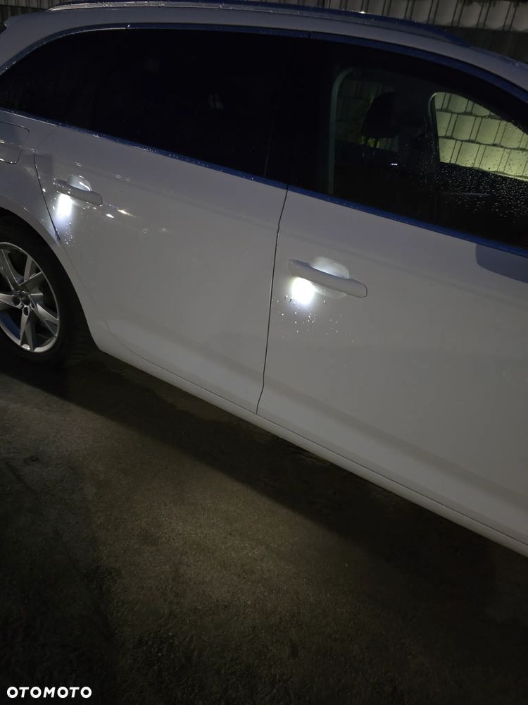 Audi A4 Avant 2.0 TDI S tronic - 25