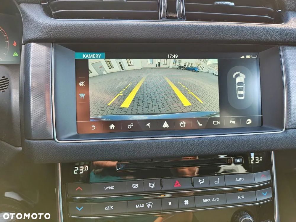 Jaguar XF 2.0 i4D AWD R-Sport - 27