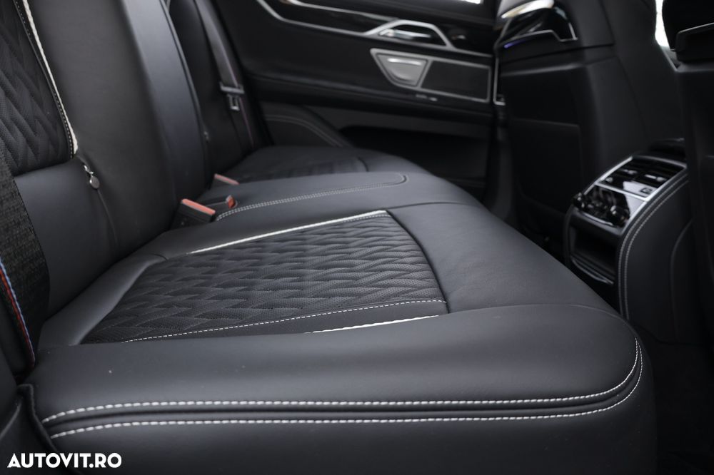 BMW Seria 7 745e - 21