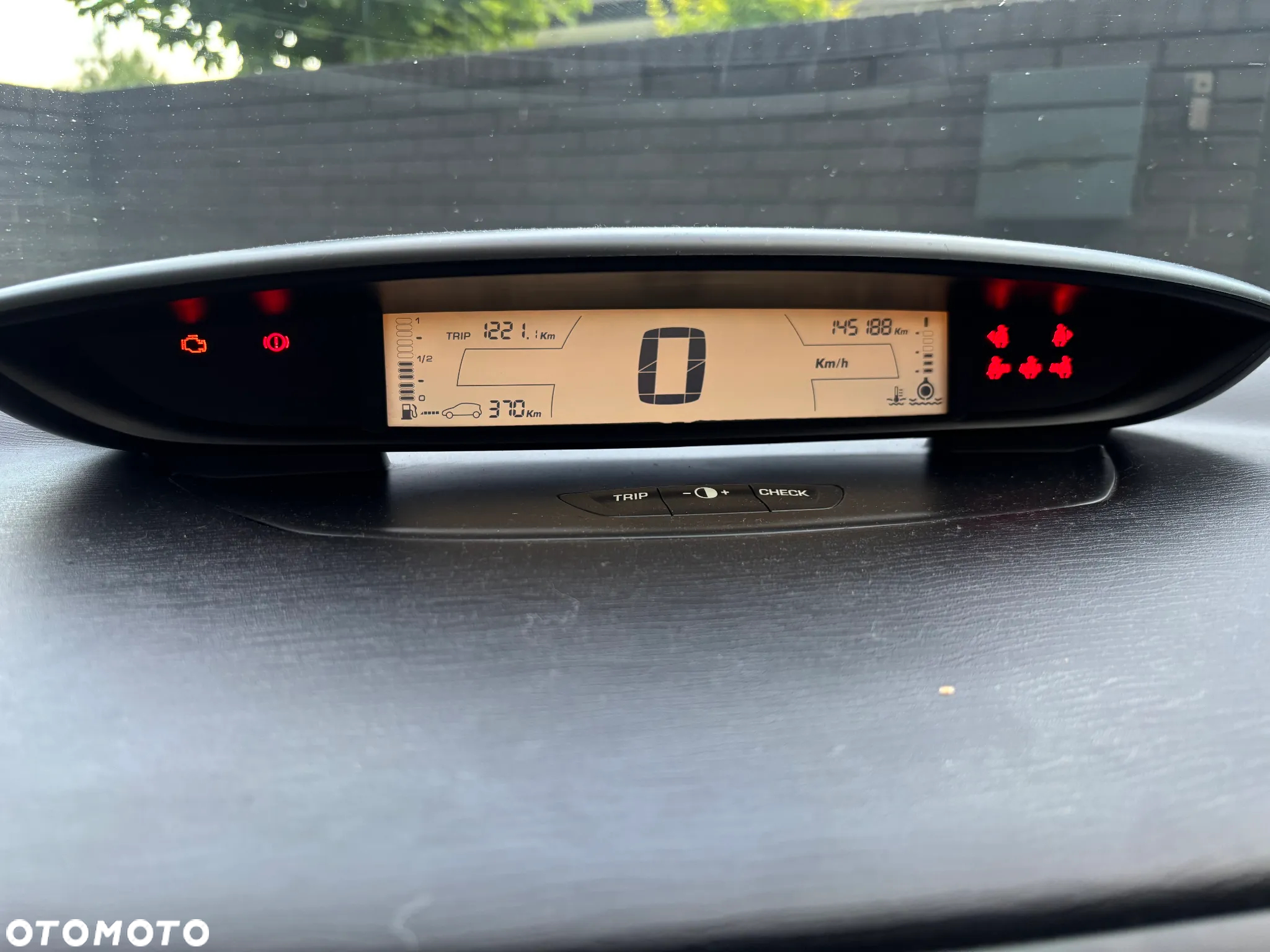 Citroën C4 1.4 16V X - 5