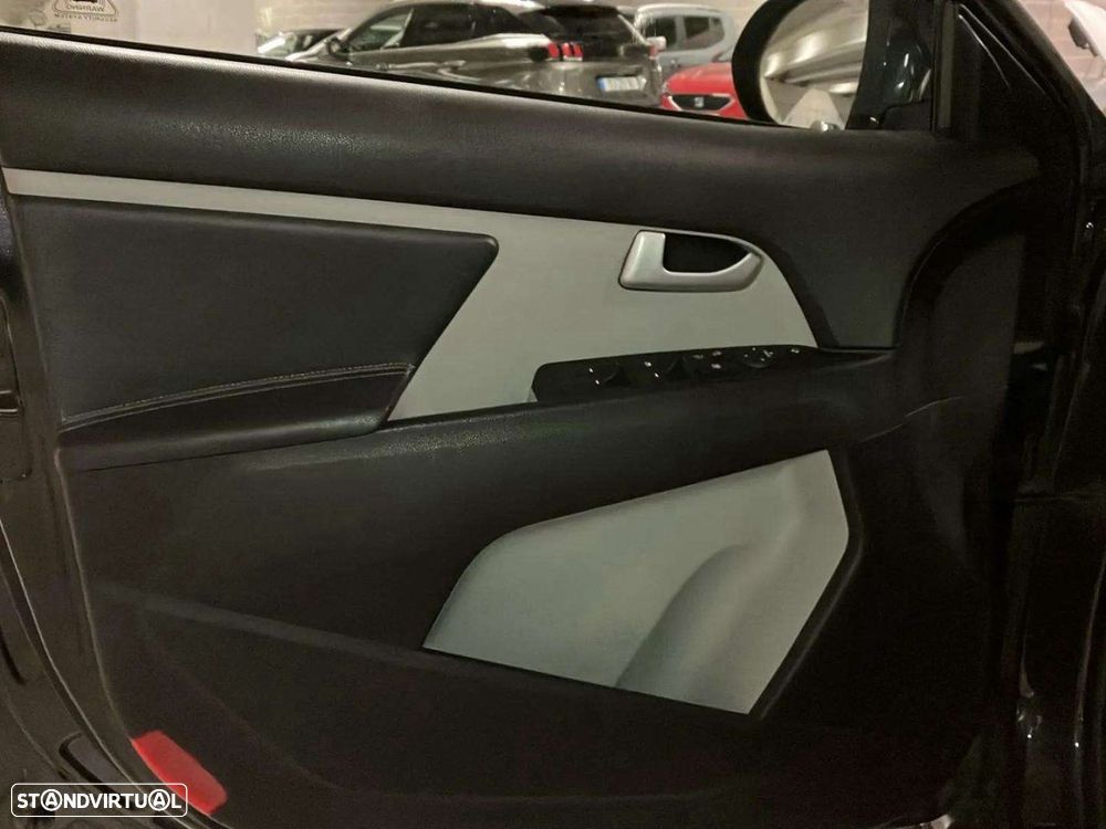 Kia Sportage 1.7 CRDI ISG Prime - 19