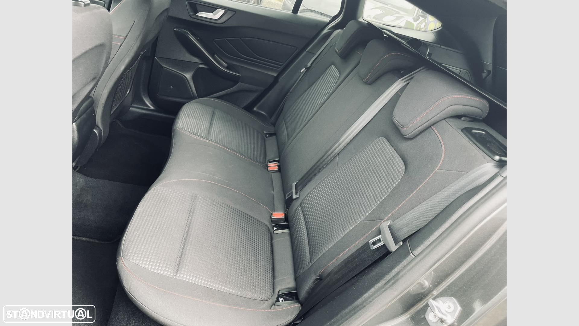 Ford Focus 1.5 TDCi EcoBlue ST-Line - 10