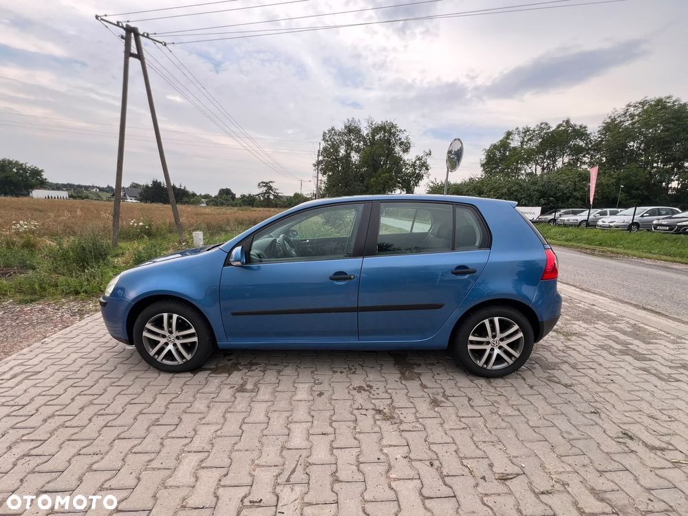 Volkswagen Golf - 22