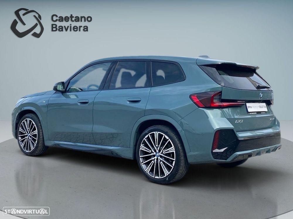 BMW iX1 eDrive20 Pack Desportivo M - 29
