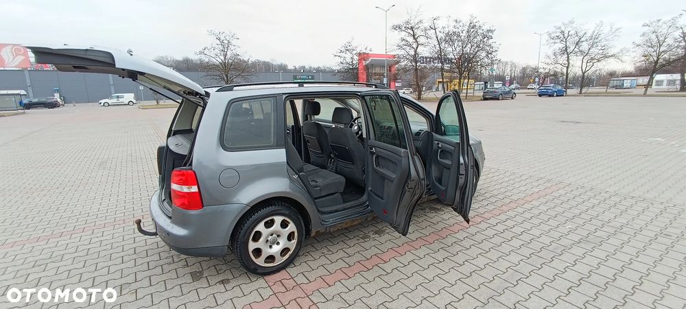 Volkswagen Touran - 6