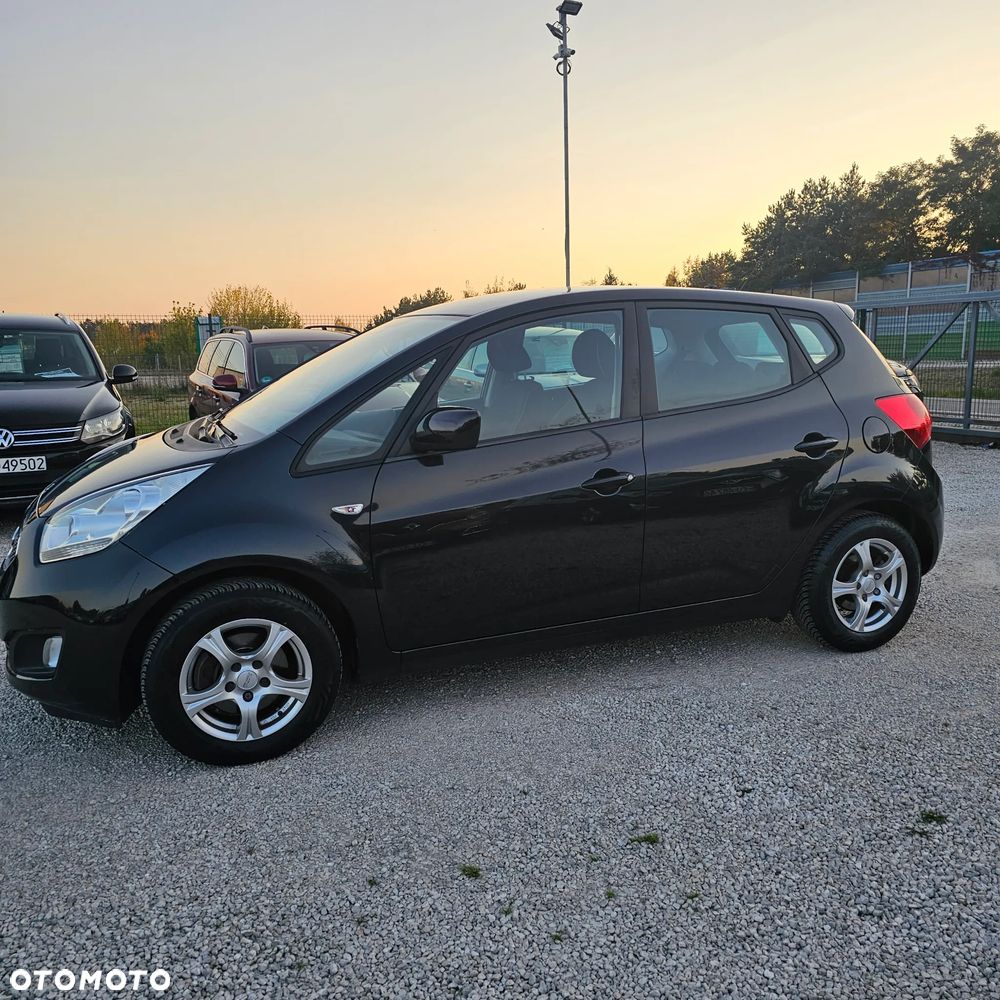 Kia Venga - 10