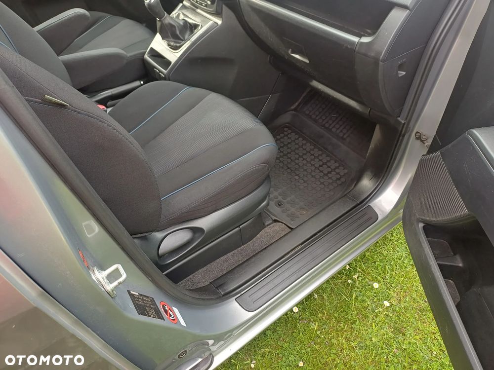Mazda 5 - 17