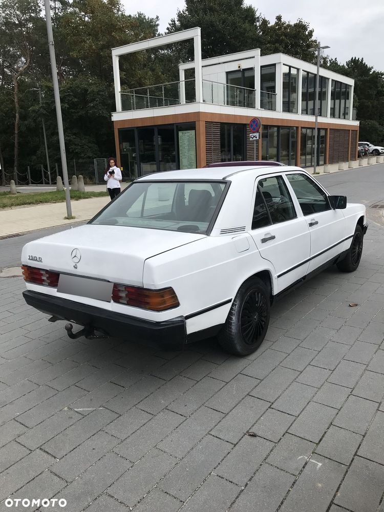 Mercedes-Benz W201 (190) - 3