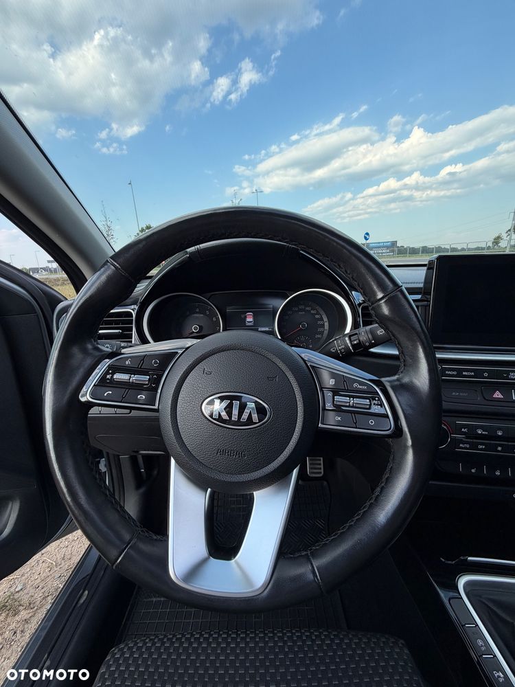 Kia Ceed 1.4 T-GDI L Business Line - 12
