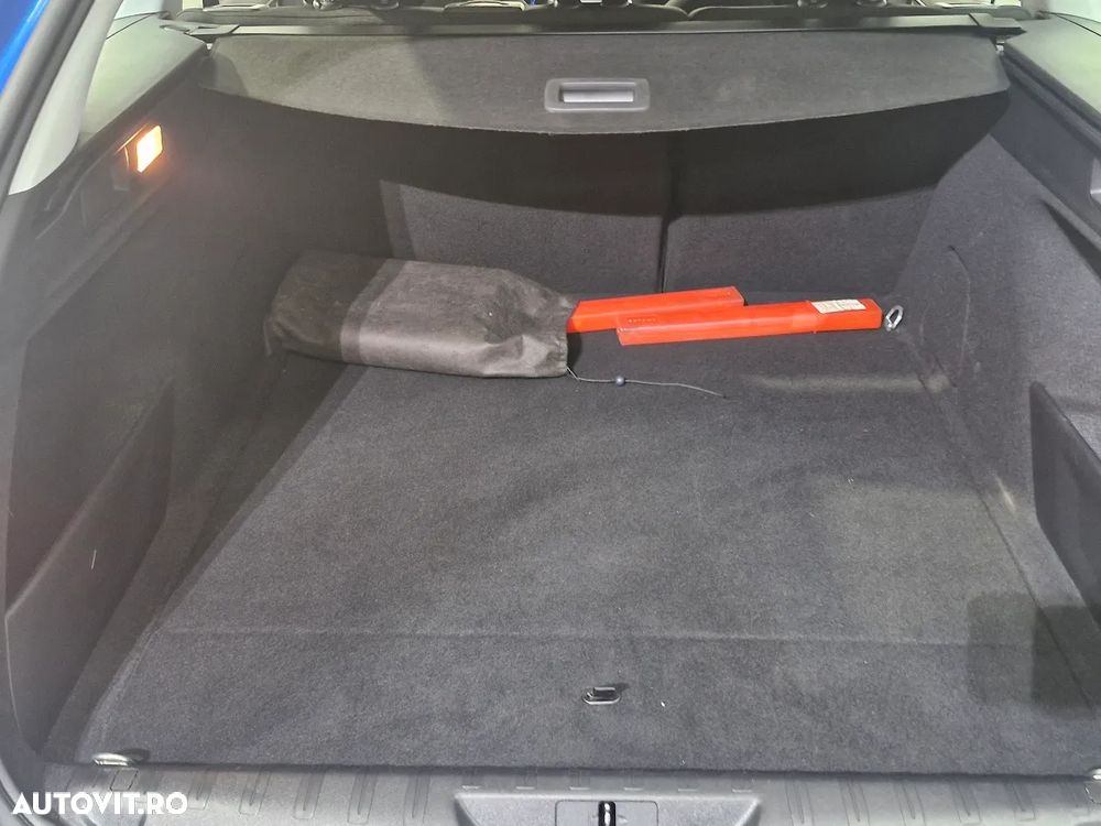 Peugeot 308 1.2 L PureTech Turbo S&S Allure - 5