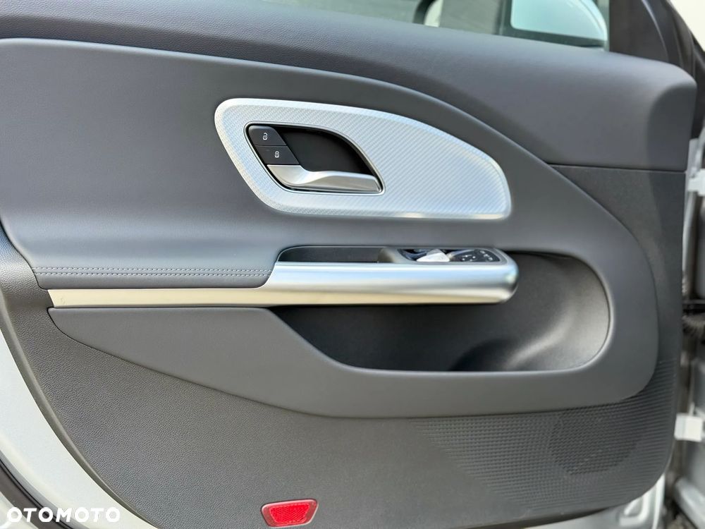 Mercedes-Benz CLA - 16