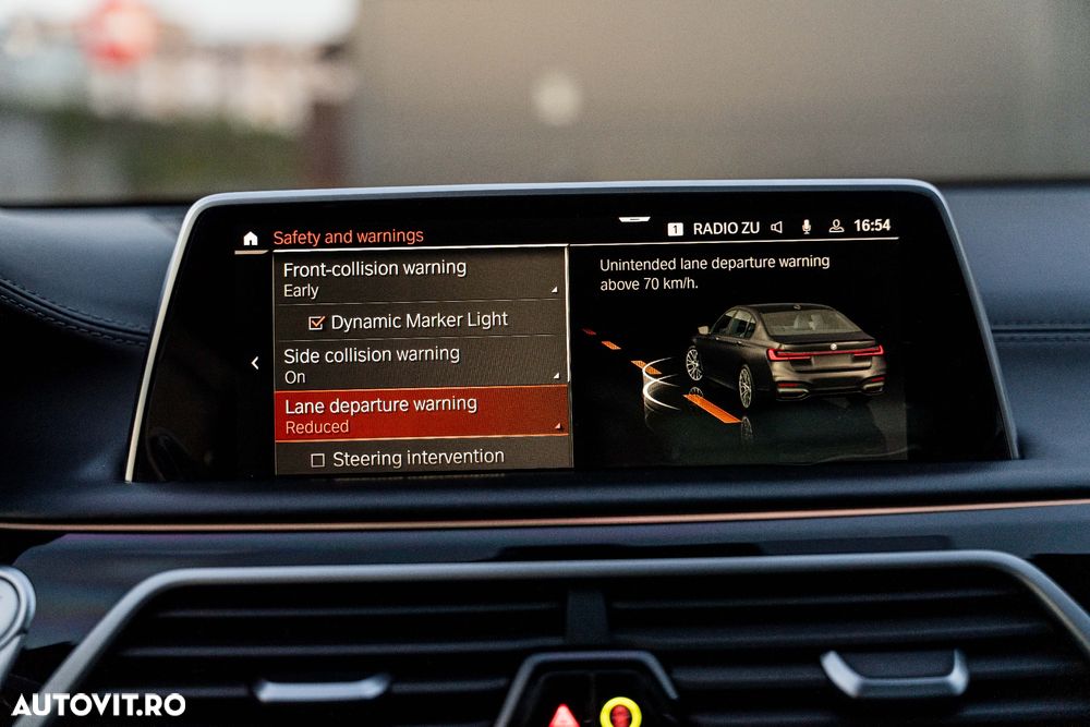 BMW Seria 7 750i xDrive - 30