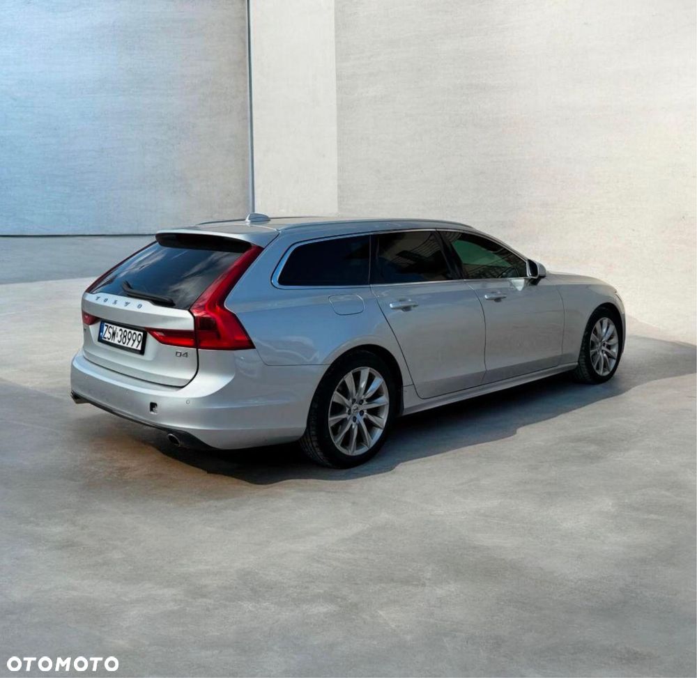 Volvo V90 - 4
