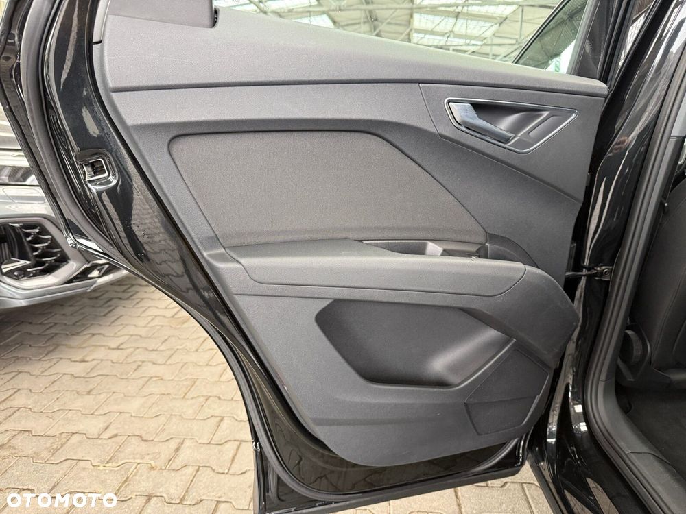 Audi Q4 e-tron - 10