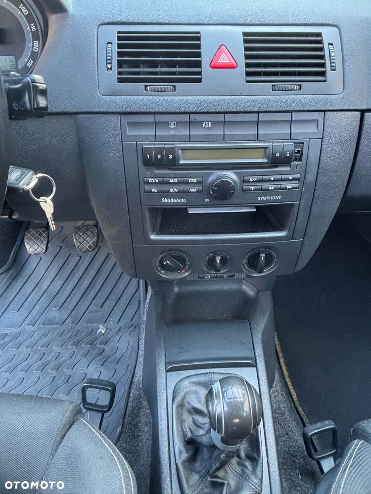 Skoda Fabia 1.4 16V Ambiente - 14