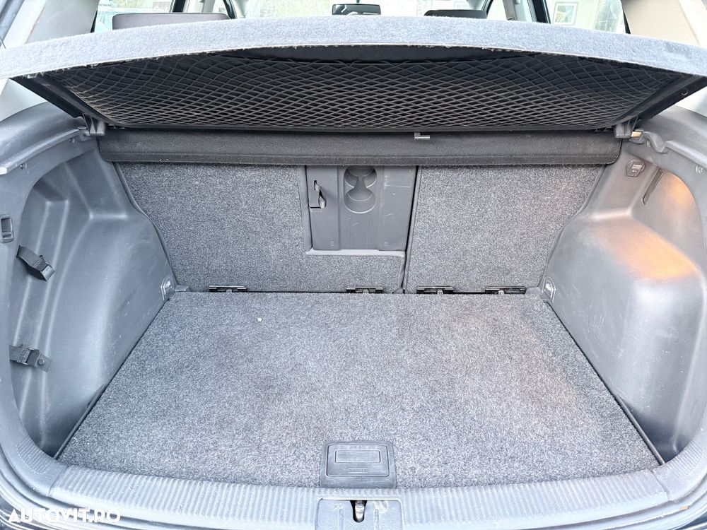 Volkswagen Golf 1.6 Comfortline - 21