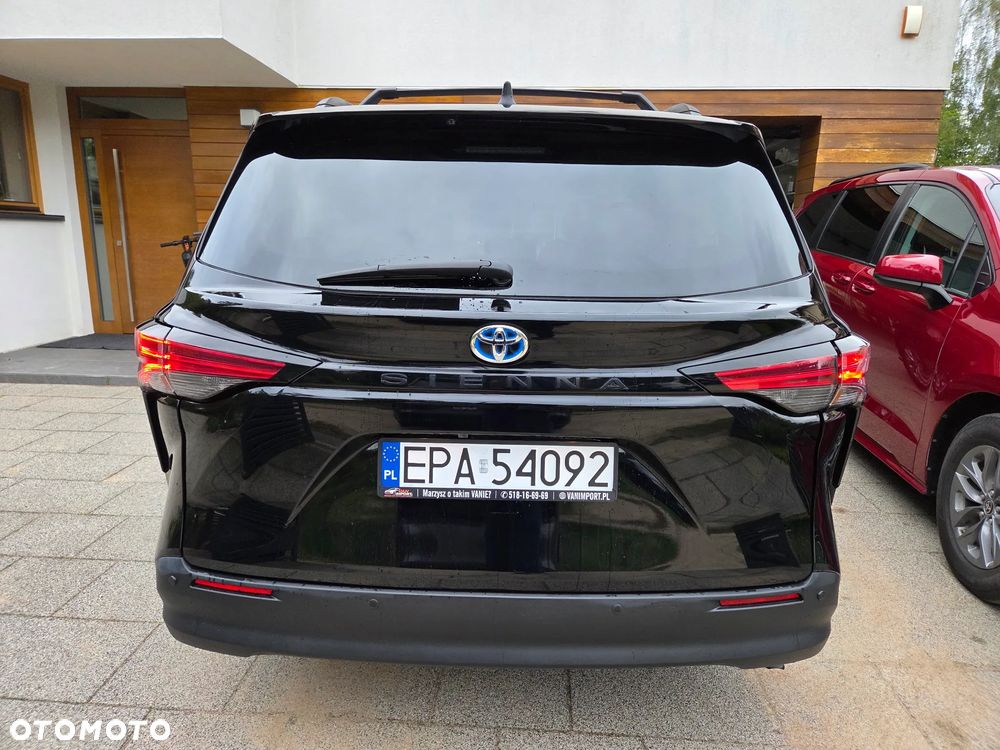 Toyota Sienna - 5