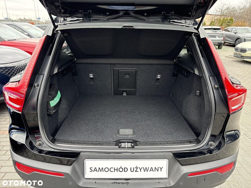 Volvo XC 40 T3 Momentum Pro - 24