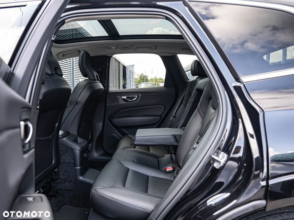 Volvo XC 60 T6 AWD Plug-In Hybrid Inscription - 30