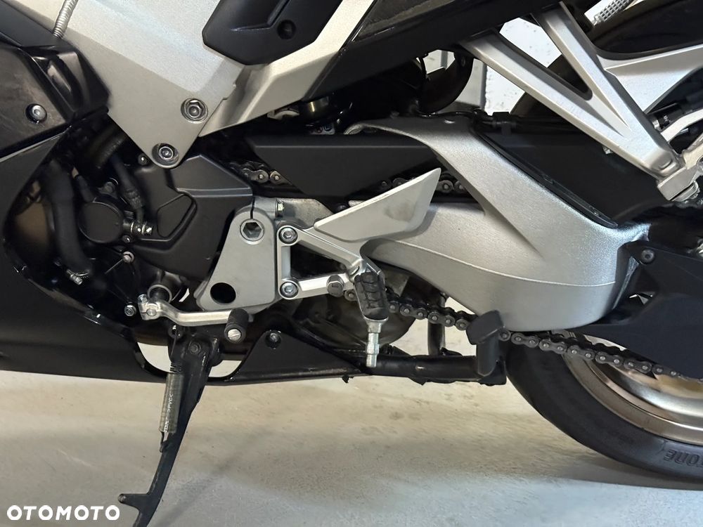 Honda VFR - 19