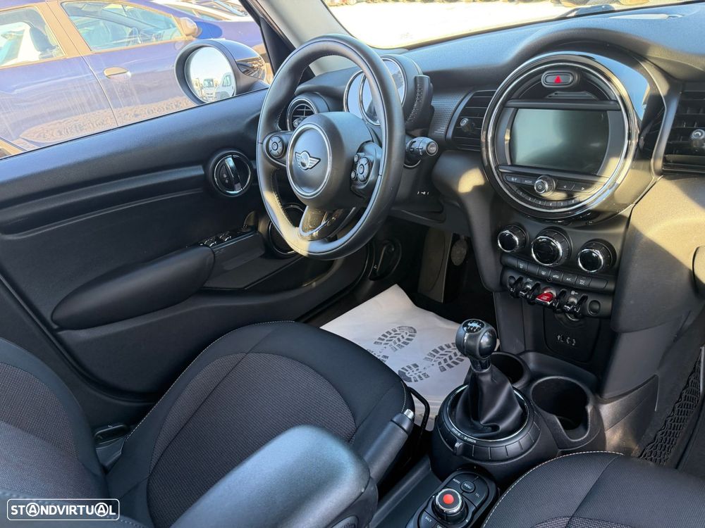 MINI 5 Portas Cooper D - 10