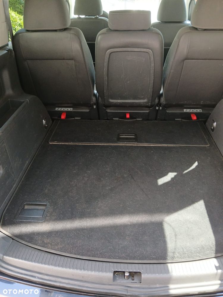Volkswagen Touran 2.0 TDI DPF Cross - 11