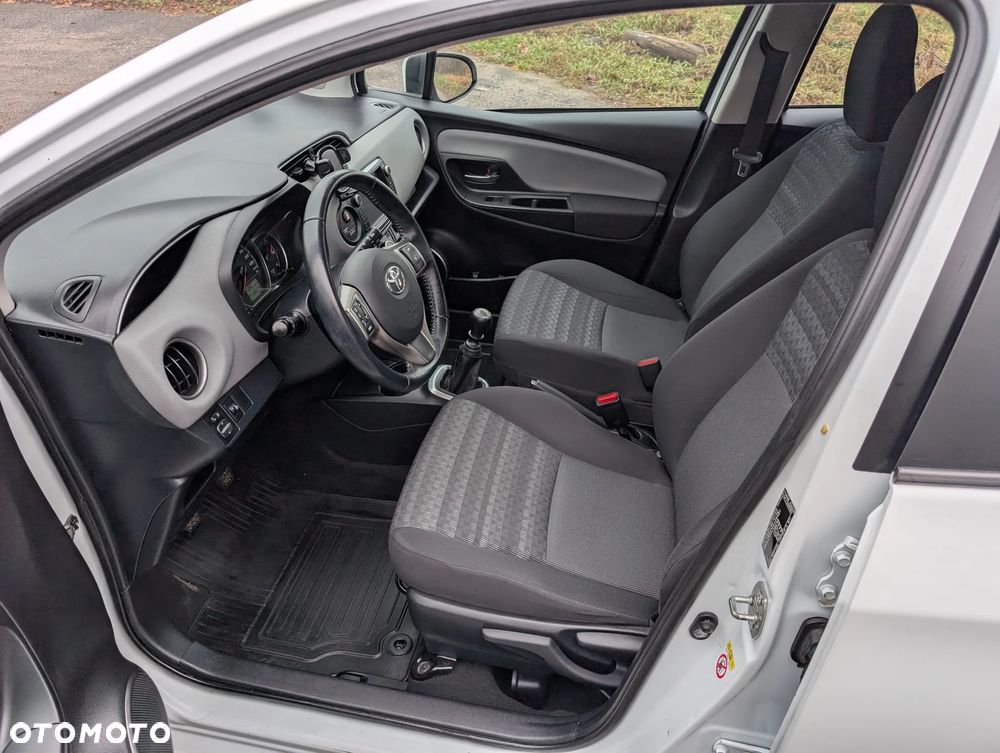 Toyota Yaris 1.33 Active EU6 - 9