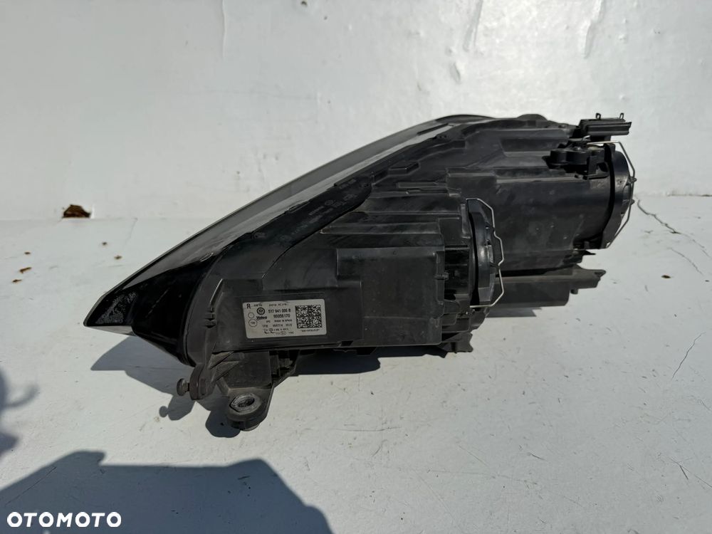 VW GOLF SPORTSVAN PRAWA LAMPA PRZÓD SILNICZEK 517941006B - 3