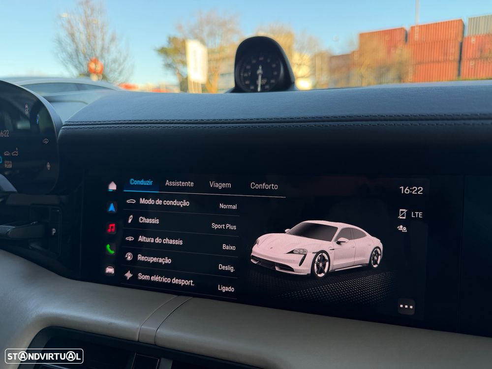 Porsche Taycan 4S Bateria Performance Plus - 27