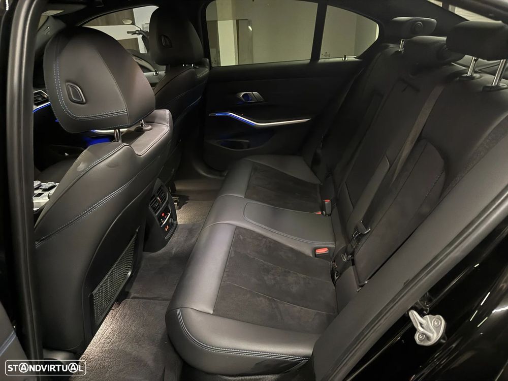 BMW 330 i Pack M Auto - 4