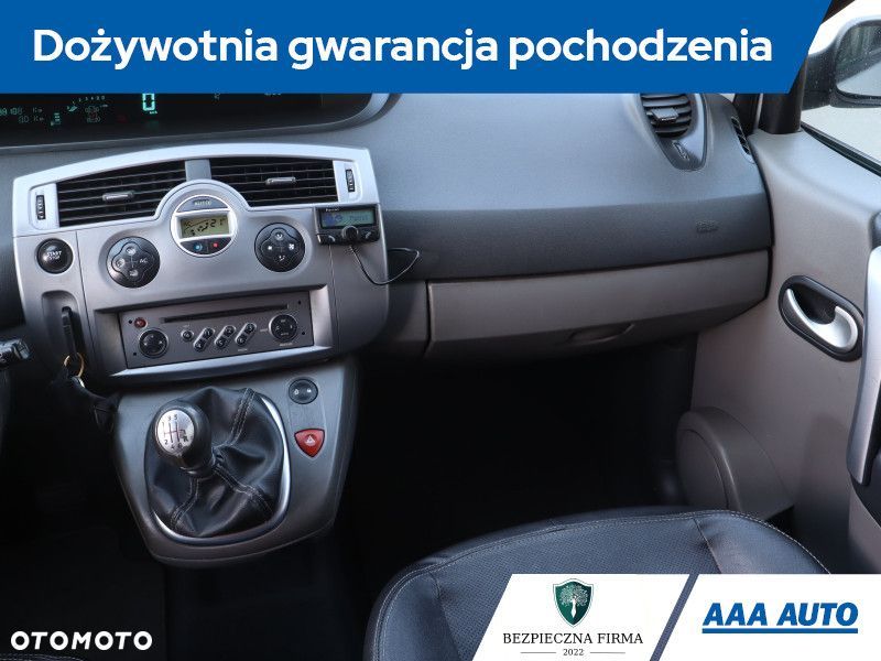 Renault Grand Scenic - 10