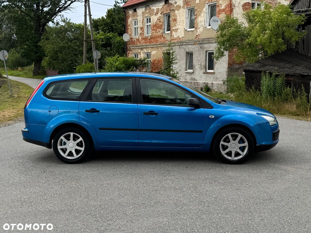Ford Focus 1.4 Ambiente - 6