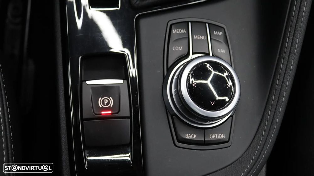 BMW X1 18 d sDrive xLine Auto - 14