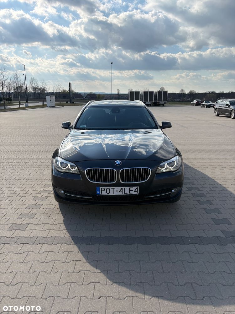 BMW Seria 5 525d xDrive - 2
