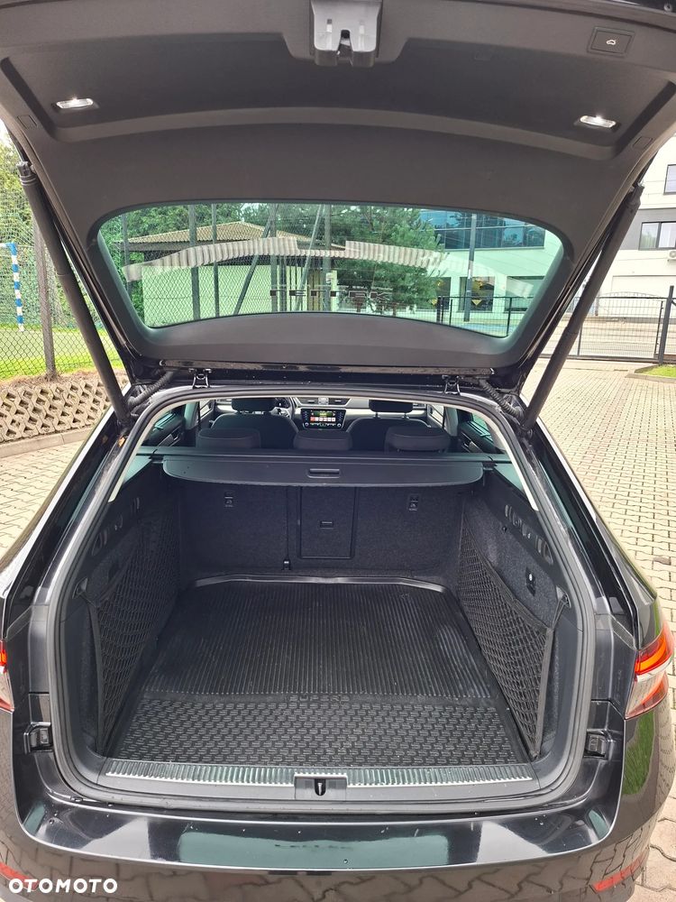 Skoda Superb 2.0 TDI SCR Style DSG - 9