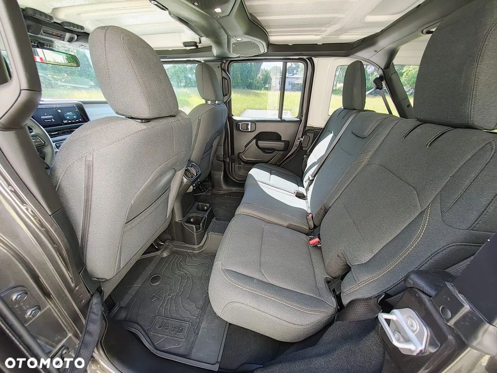 Jeep Wrangler Unlimited GME 2.0 Turbo Sahara - 27