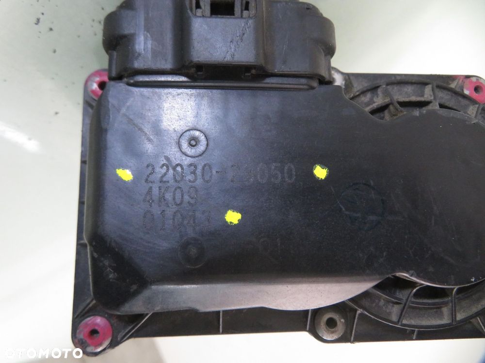 PRZEPUSTNICA TOYOTA AVENSIS II T25 2.0 VVTi 2203028050 - 8