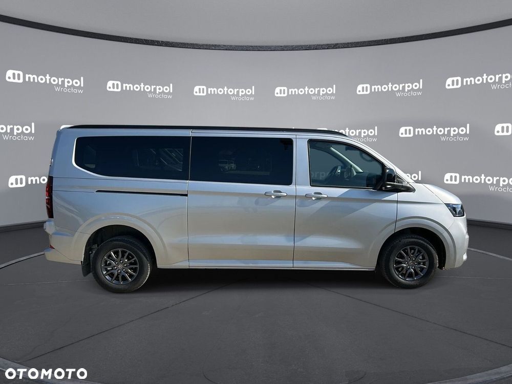 Volkswagen Caravelle - 8