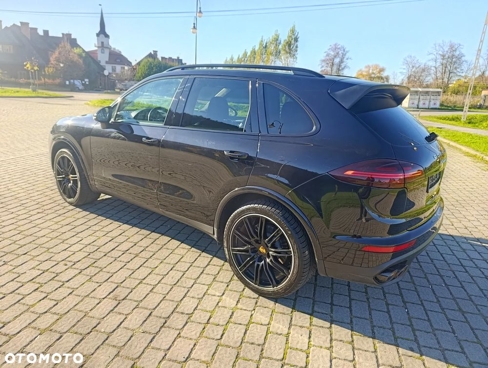 Porsche Cayenne S Diesel Platinum Edition - 10